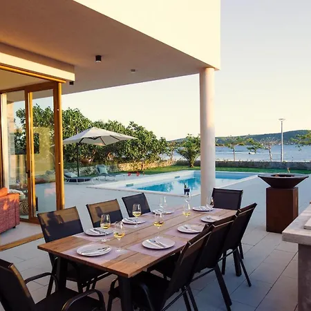 Roberta Zadarvillas Villa *