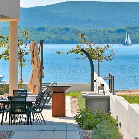 Roberta Zadarvillas Villa *