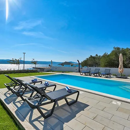 Roberta Zadarvillas Villa