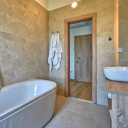 Roberta Zadarvillas Turanj