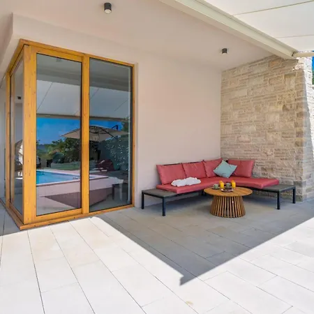 Roberta Zadarvillas Turanj