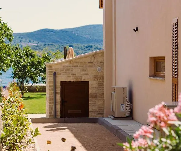 Roberta Zadarvillas Villa Turanj