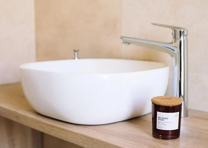 Roberta Zadarvillas *