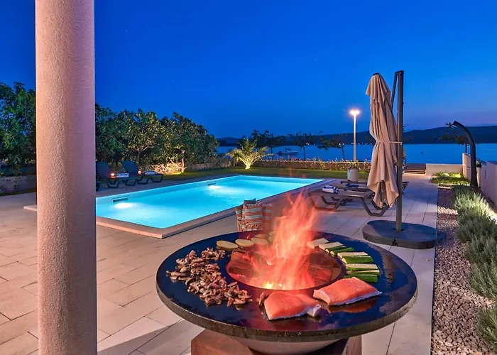 Roberta Zadarvillas *