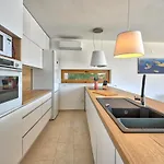 Roberta Zadarvillas فيلة *