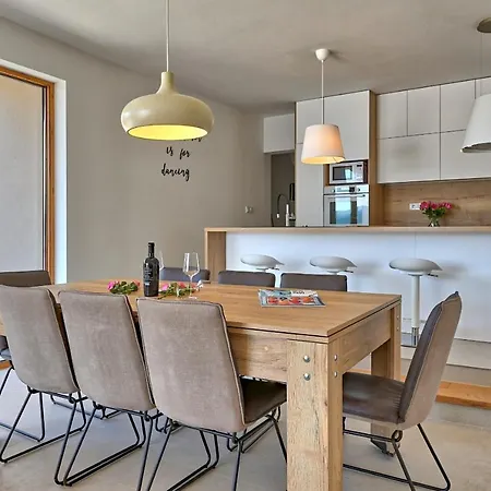 Roberta Zadarvillas Turanj