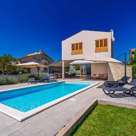 Roberta Zadarvillas * Turanj