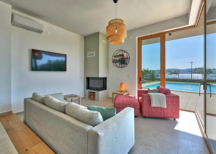 Roberta Zadarvillas 투라니