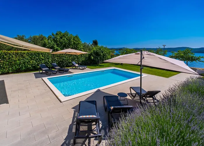 Roberta Zadarvillas * 투라니