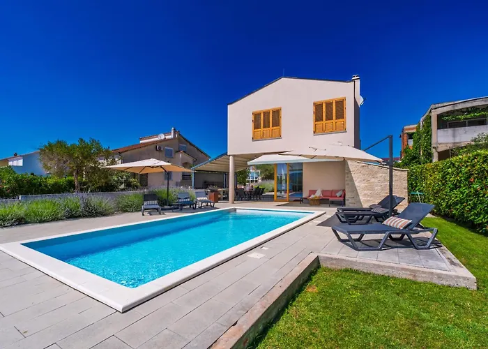 Roberta Zadarvillas * 투라니